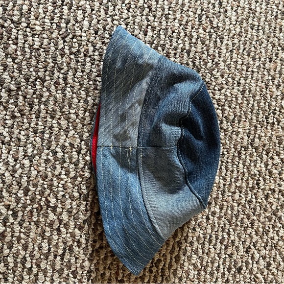 Levi’s Bucket Hat - Picture 4 of 5
